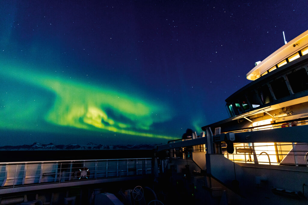 Cruise-Noorwegen-noorse-fjorden-Hapag-Lloyd cruises - met belgen aan boord - noorderlicht - avontuur -07-RoedeOe0100-